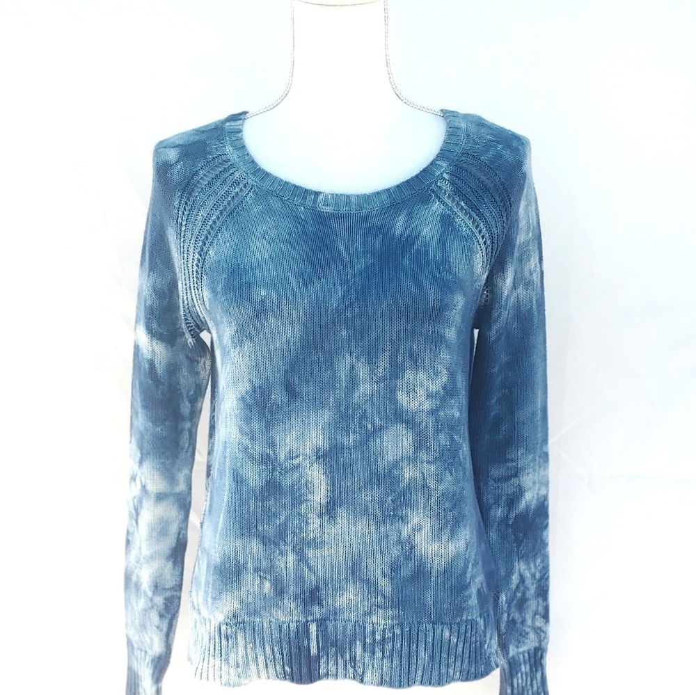 American Eagle blue / white tie-dye knit pullover